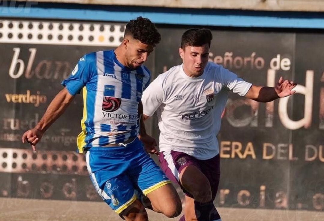 Ayoub, en un duelo de la pasada temporada frente al Palencia