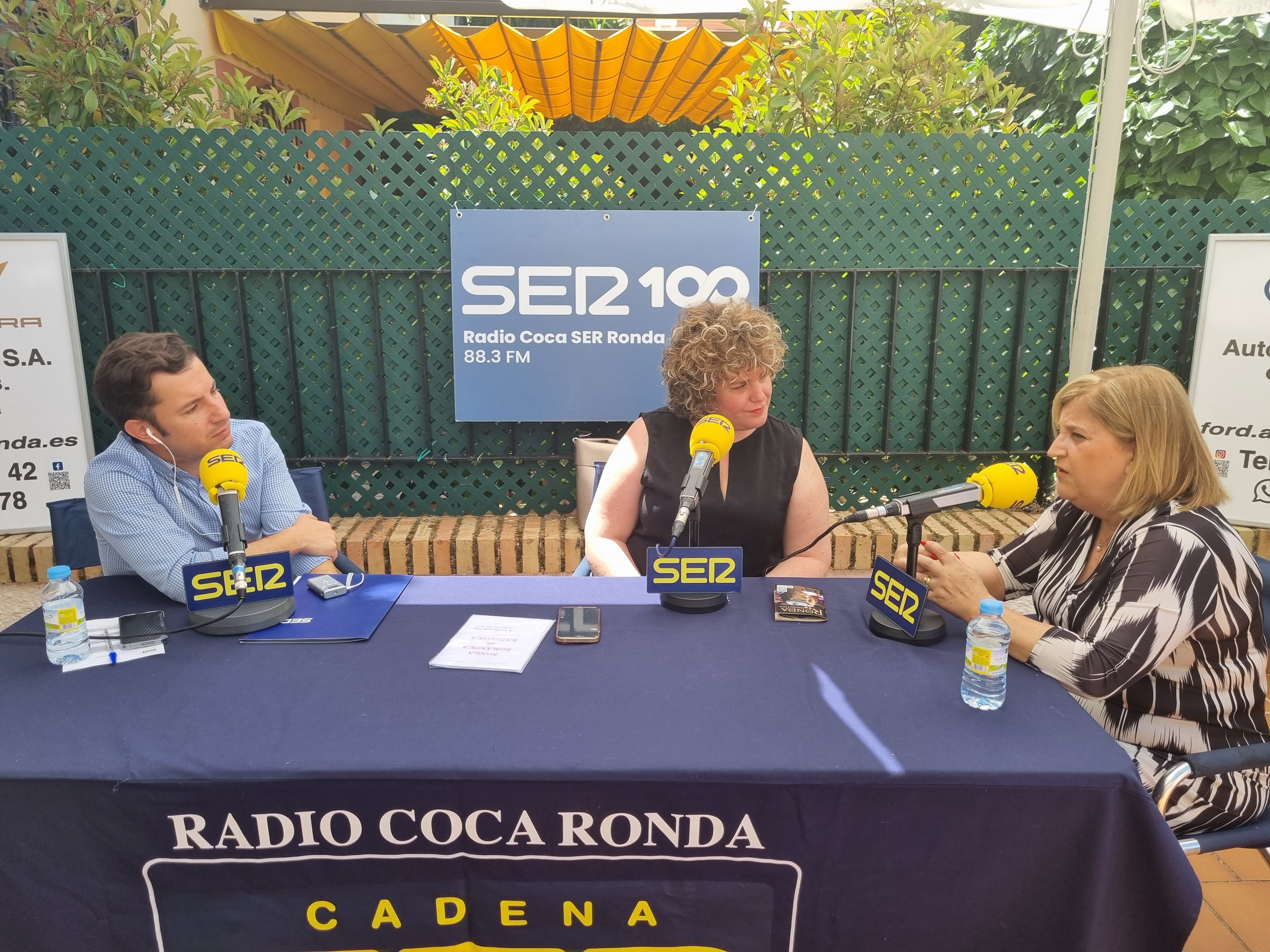 Eski Macías, Ariadna Mateos y Belén Sarrión durante un momento del programa de este viernes