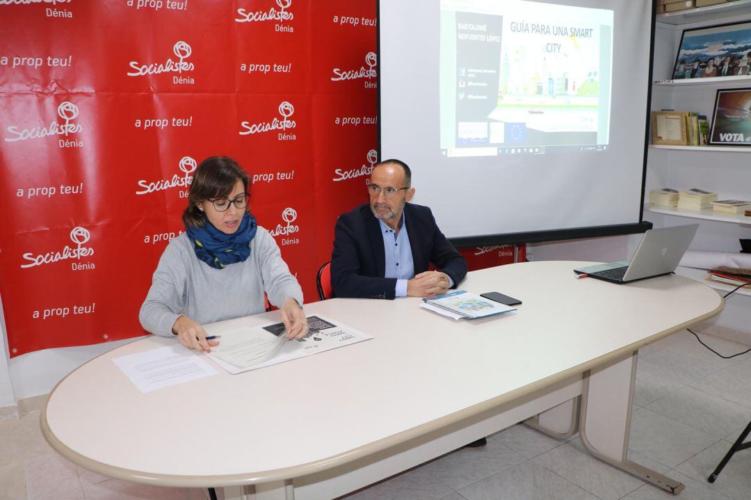 Jornada de puertas abiertas sobre Smart City, organizada por el PSPV de Dénia.
