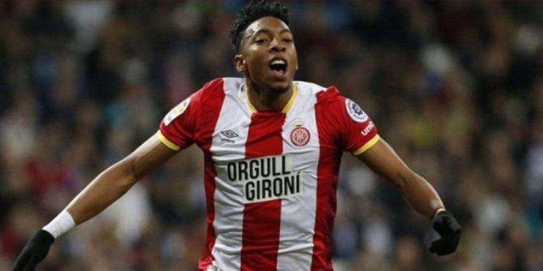 Johan Mojica en un partido con el Girona