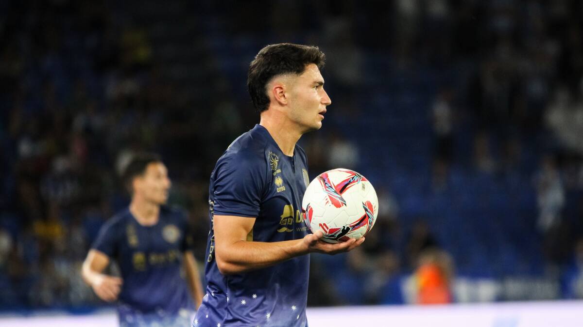 Aitor Pascual completa el lateral derecho de la UD Logroñés