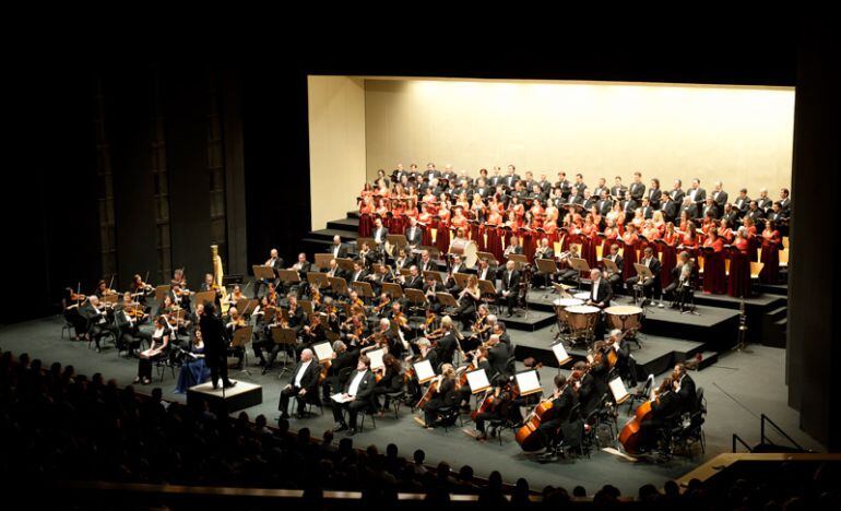  El ayuntamiento no dejará “que desaparezca” la Real Orquesta Sinfónica de Sevilla
 