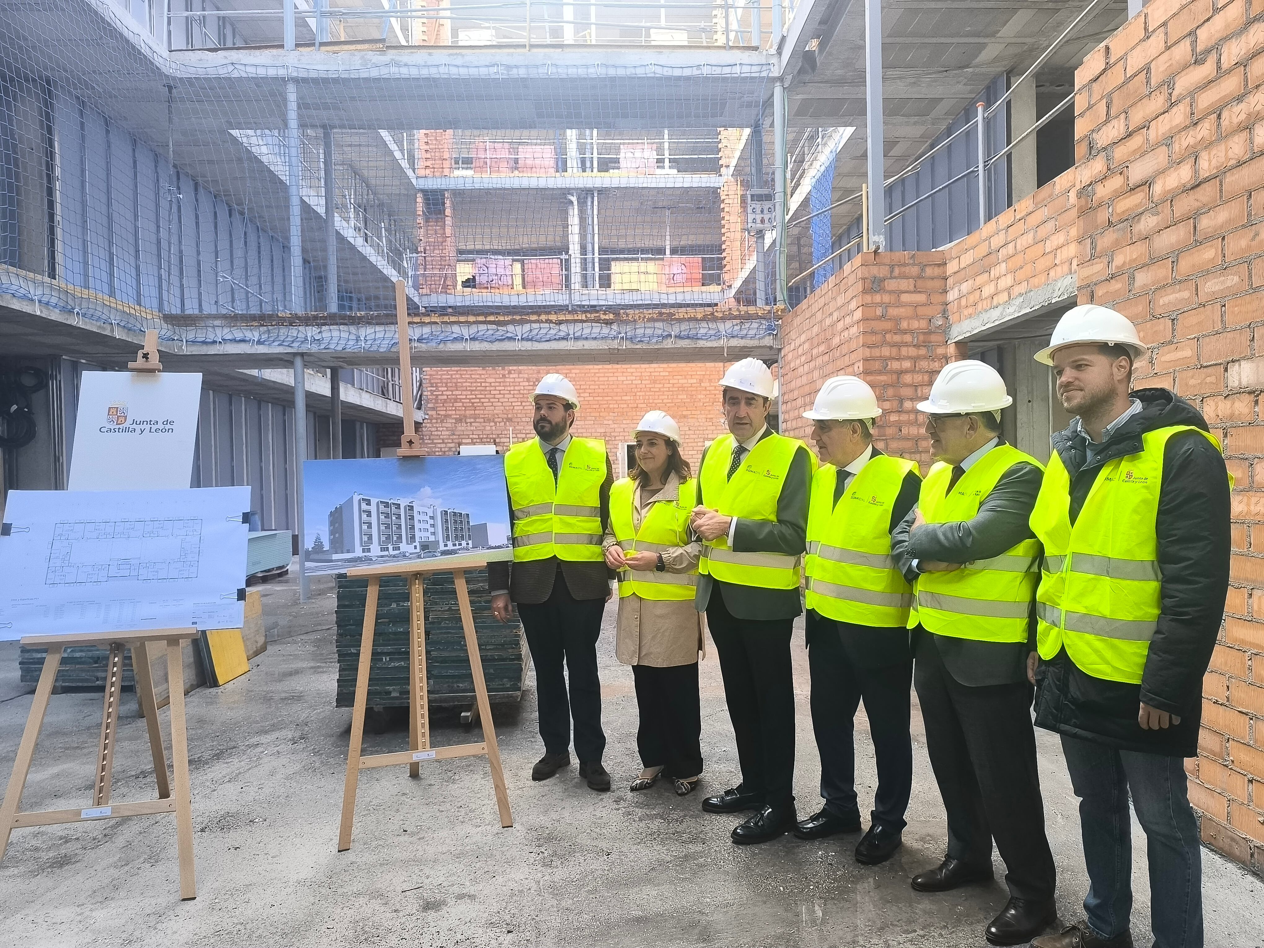 Visita a las viviendas colaborativas para jóvenes en Palencia