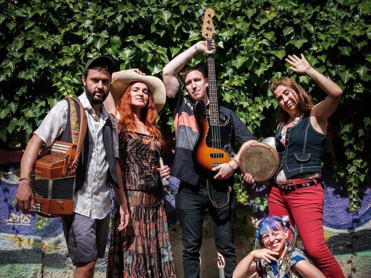 Los sonidos “yiddish” de la Europa del este llegan este viernes a la casa de cultura de Villena con Klezmerama