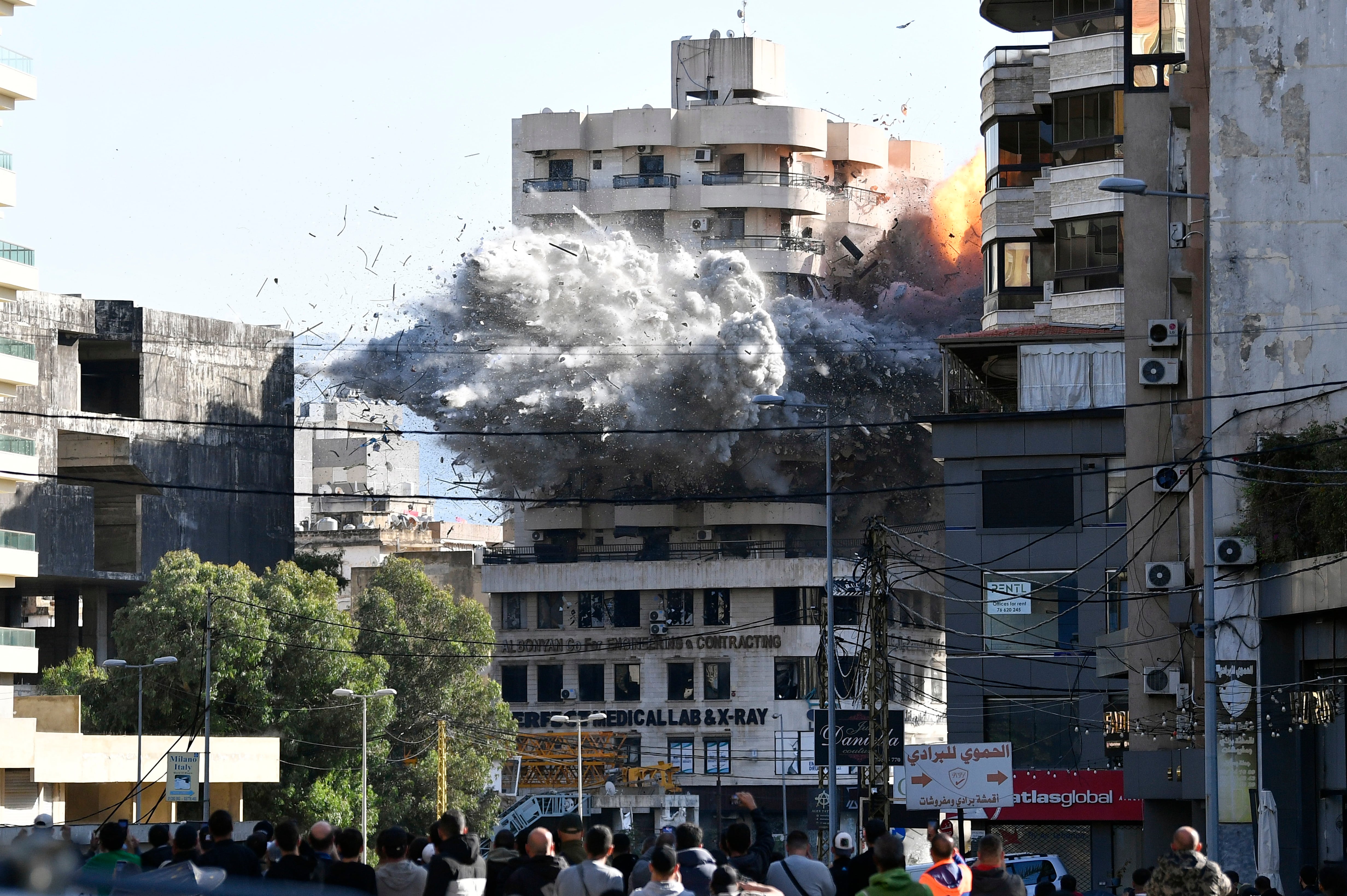 Imagen de un bombardeo israelí en el distrito Dahieh, al sur de Beirut