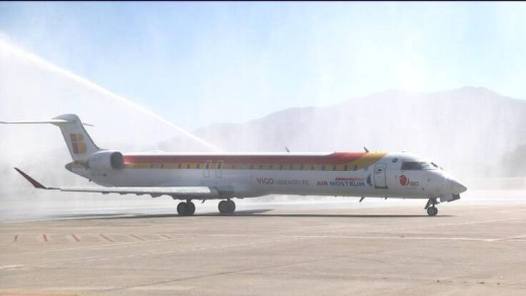 Abel Caballero explica las rutas que al menos deberá operar Air Nostrum durante dos años