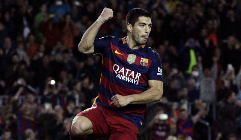 Luis Suárez celebra uno de sus goles.