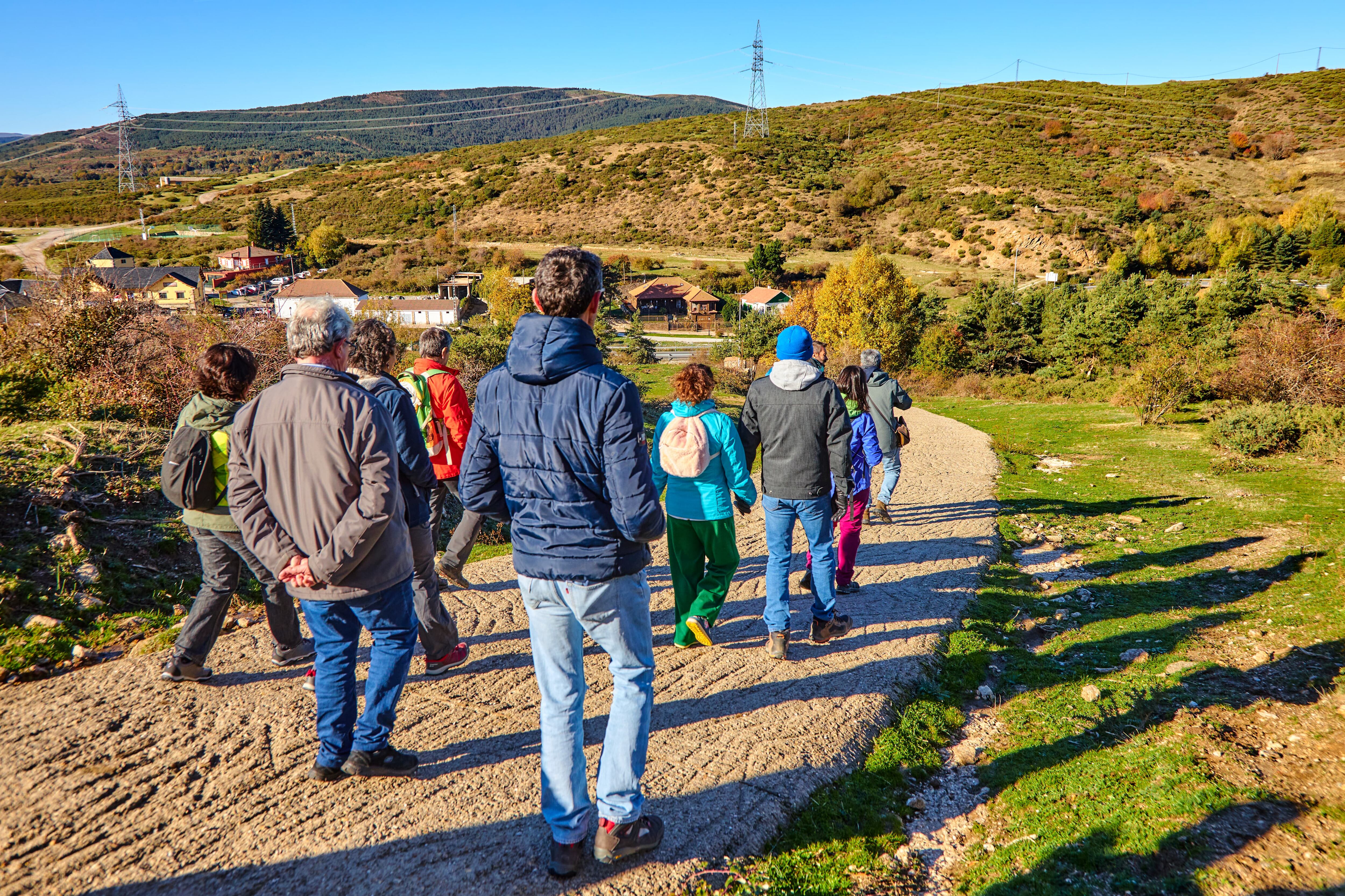 Del 20 de mayo al 18 de junio, se desarrollarán diferentes itinerarios, propuestos por la Comunidad de Madrid, que contarán con guías profesionales y diferentes visitas para descubrir diferentes rincones de la zona norte de la región