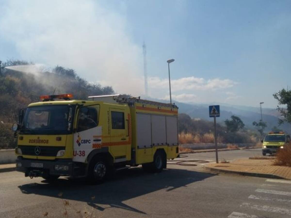 Un incendio en Sotorrebolo arrasa con seis hectáreas de monte bajo
