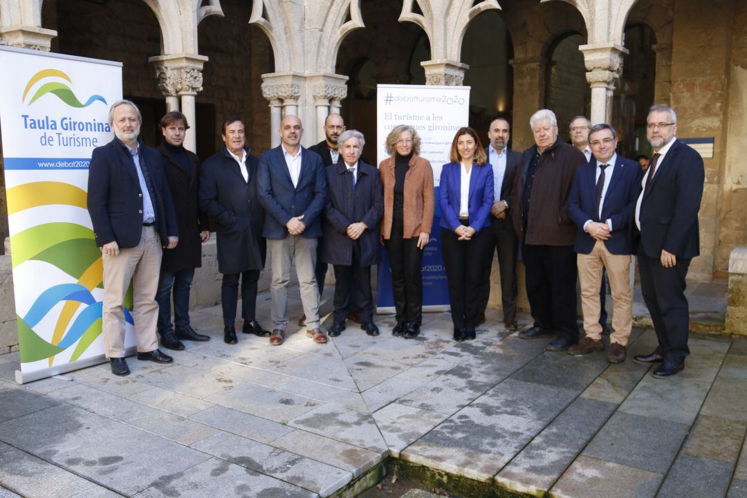 Els membres de la Taula Gironina de Turisme en la presentació dels debats sobre el sector gironí 