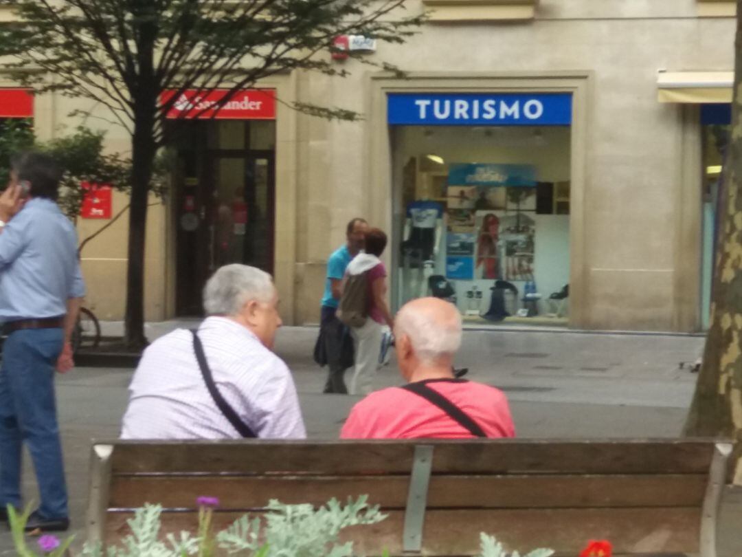 El sector servicios el más afectado por el aumento del paro