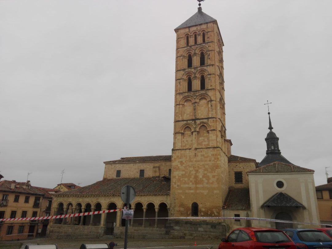 El Ayuntamiento de Segovia prohibe el paso por la Plaza de San Esteban