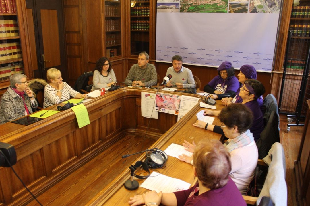 Rueda de prensa en la que se ha presentado las actividades con motivo del 25N.