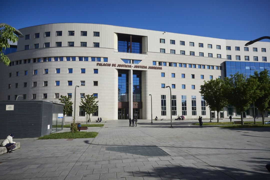  Fachada del Palacio de Justicia de Pamplona