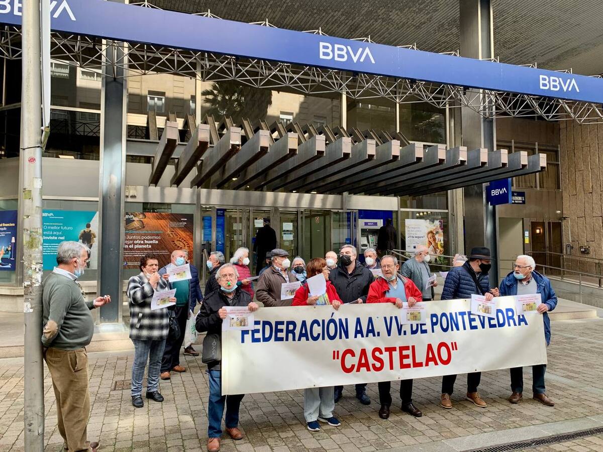 Siguen las protestas contra los bancos y el movimiento vecinal solicita una reunión con el Gobernador del Banco de España