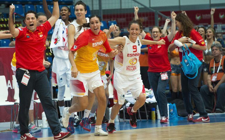 Las jugadoras de la Selección Española celebran el pase a semifinales.