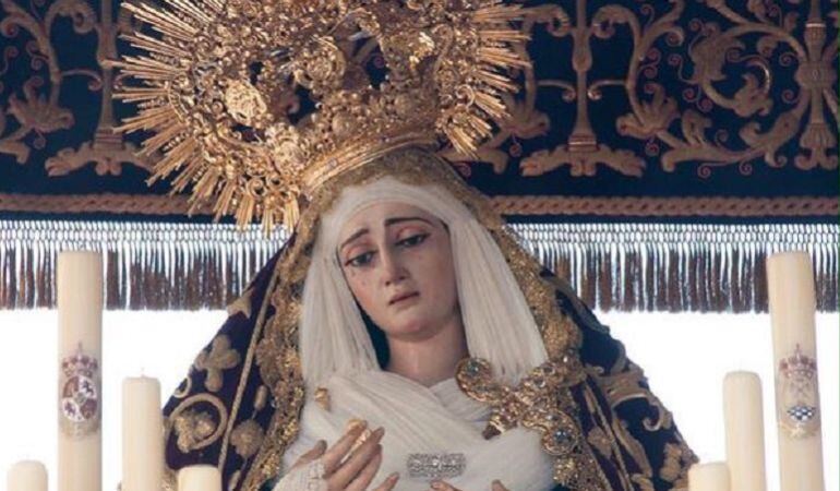 La Virgen de la Victoria en su paso de palio la tarde del Jueves Santo