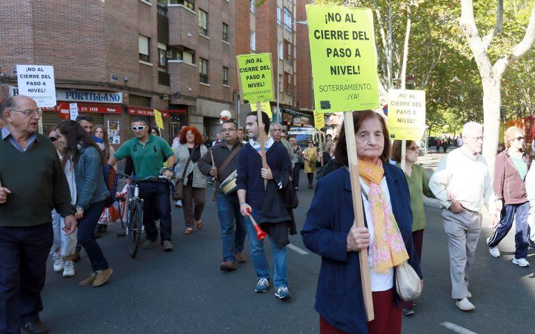 Manifestación organizada por los vecinos de la Pilarica