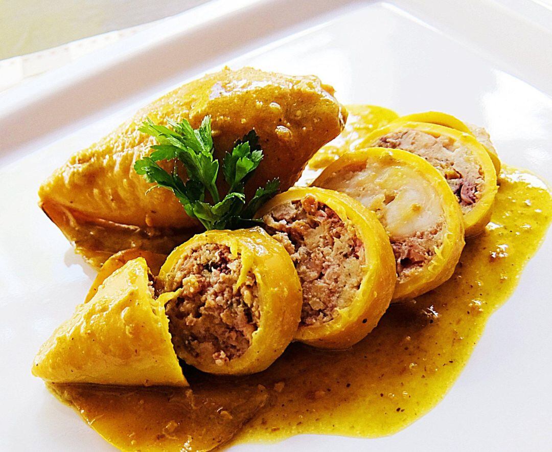 Calamares rellenos en salsa de almendras