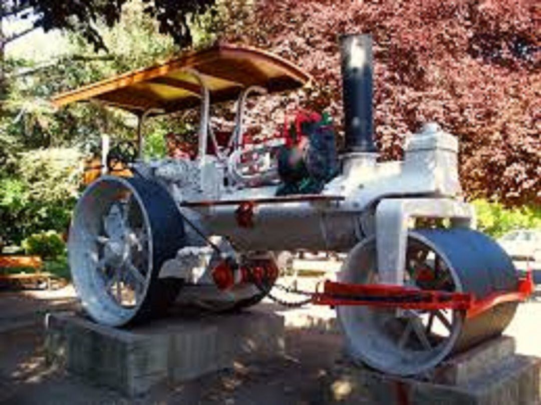 Apisonadora que se ha retirado del parque de Jardinillos