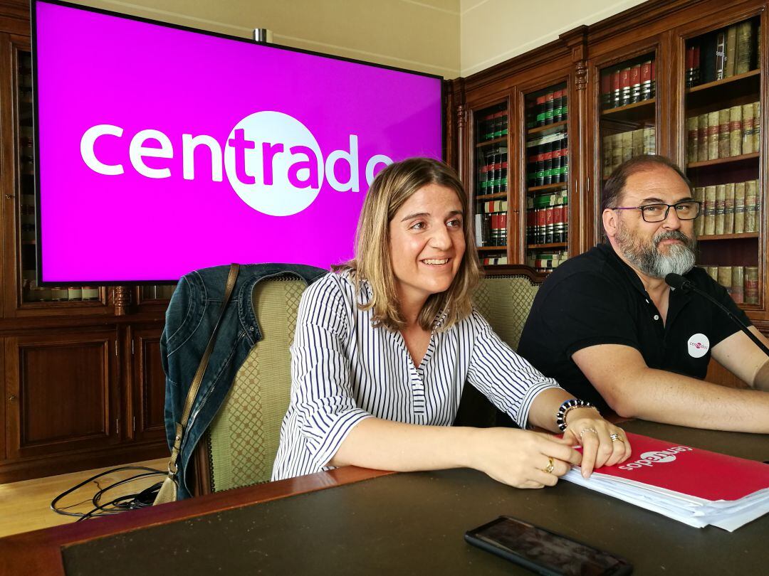 Los concejales de Centrados Esther Bermejo y Cosme Aranguren