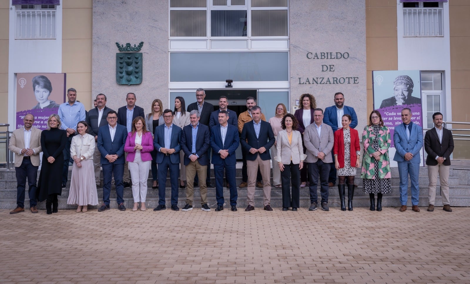 Foto de familia del Consejo de Gobierno de Canarias.