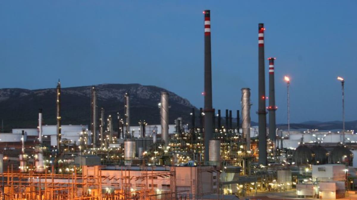 Repsol invierte más de 7 millones de euros para mejorar la distribución eléctrica del complejo de Puertollano