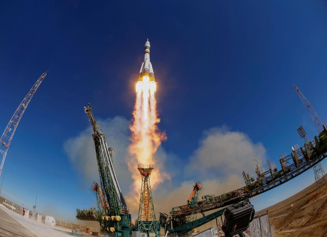 Fotografía de archivo del lanzamiento de la Soyuz MS-10 