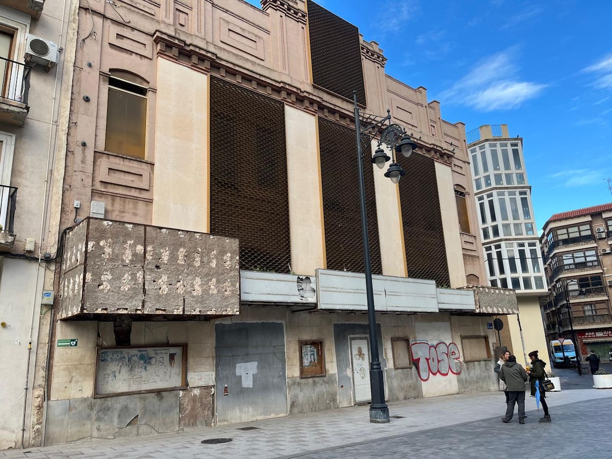 Arroyo denuncia el "torpedeo" al Cine Central y anuncia su reactivación inmediata tras años de parálisis