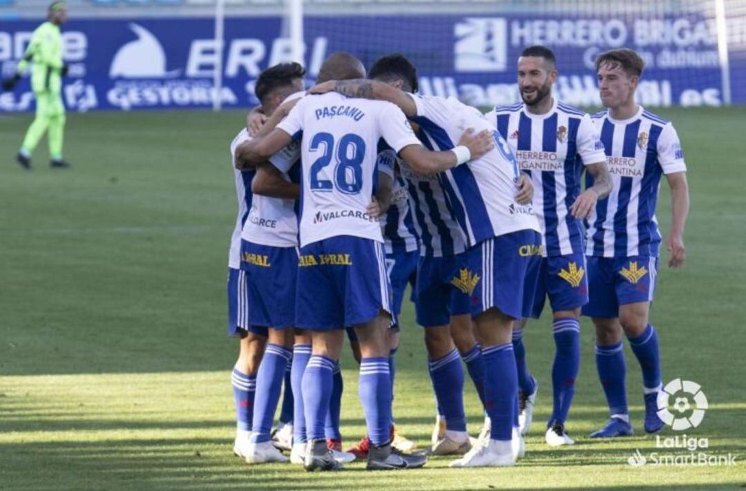 La Ponferradina sumó su segunda victoria consecutiva tras derrotar 3-0 al Rayo Vallecano.