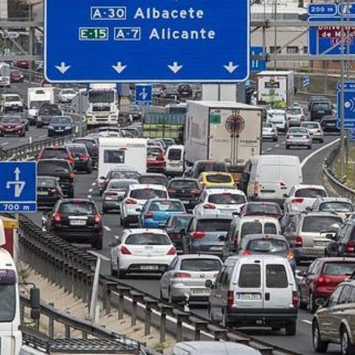 Varios accidentes provocan retenciones kilométricas en la A-30 y la A-7