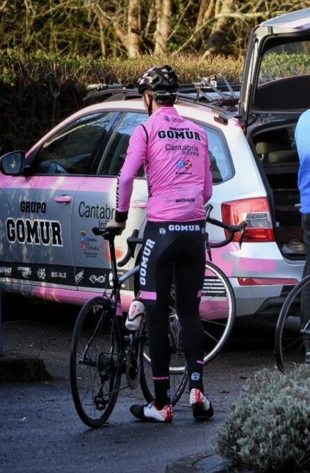 Mario Aparicion durante su primera concentración con el Gomur.