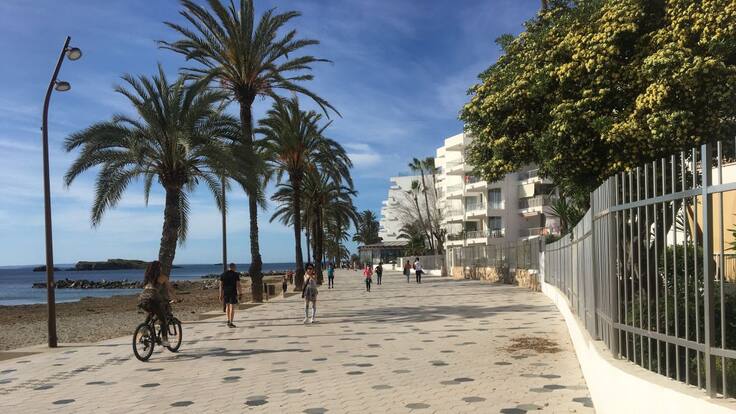 La Asociación de Comerciantes de Figueretas pide a Vila mejorar el barrio para no ser el "gueto" de la isla