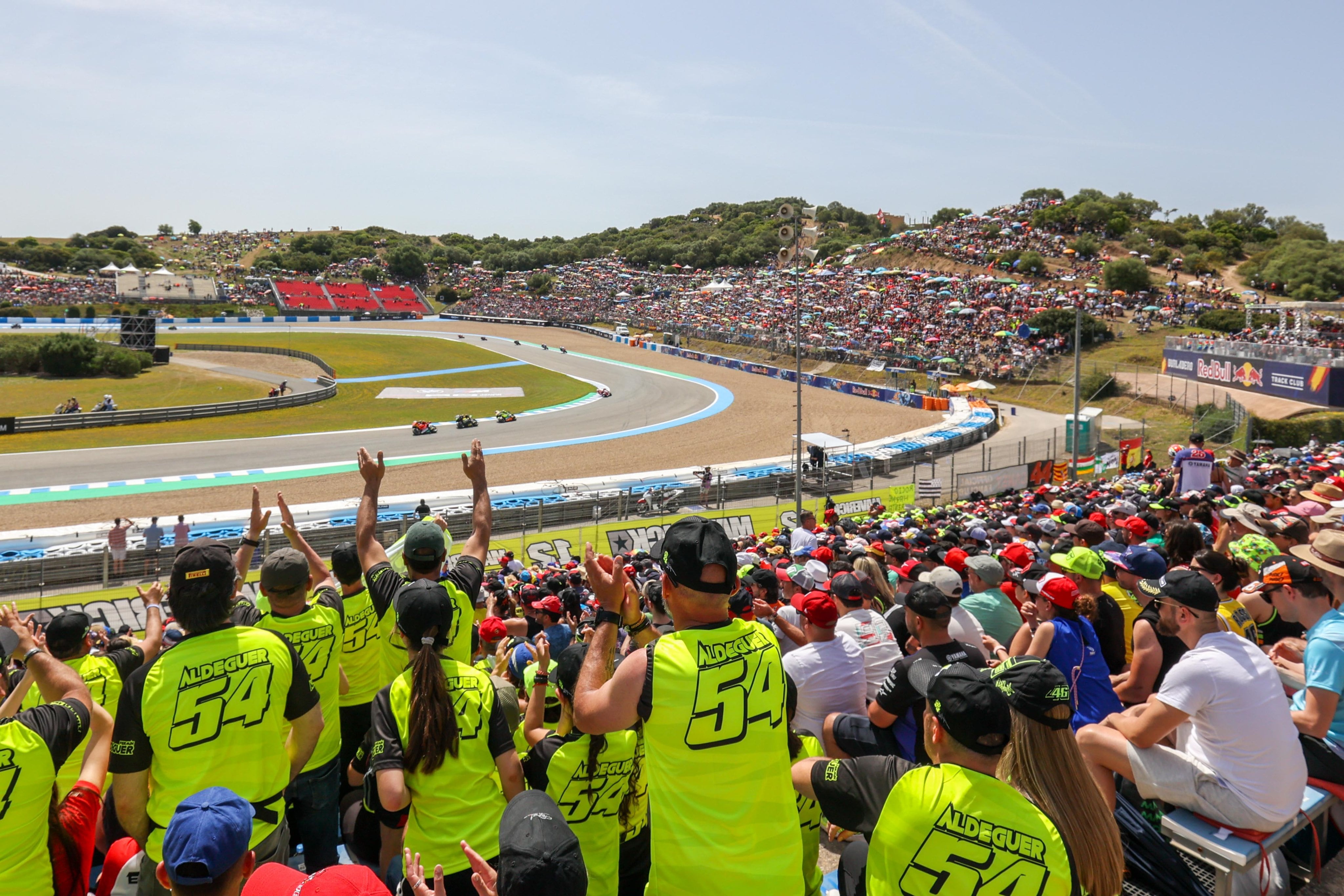 Aficionados en el Circuito de Jerez el día de las carreras de Moto GP