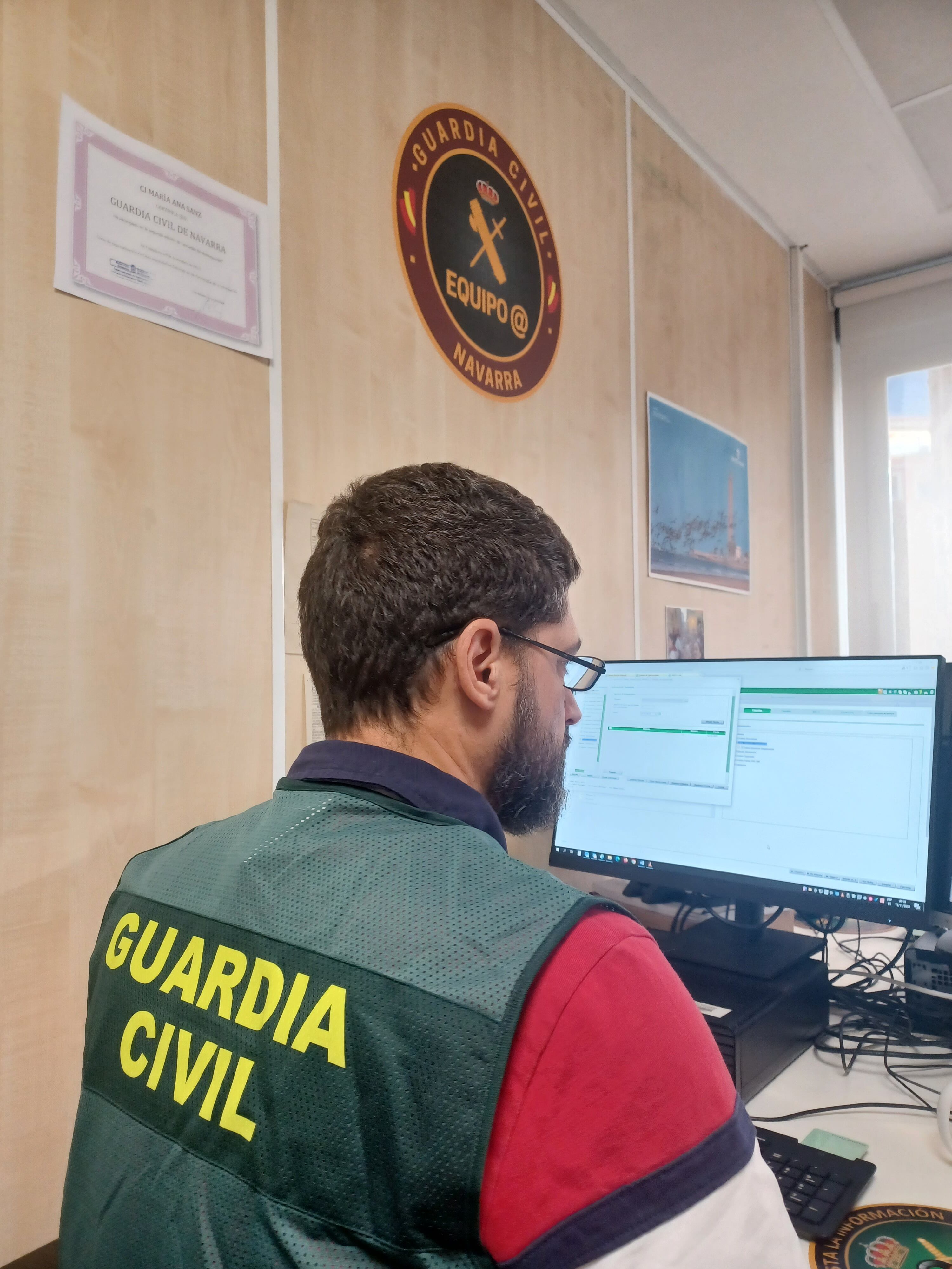 La Guardia Civil investiga una estafa de casi 8.000 euros mediante mensajes falsos de una entidad bancaria