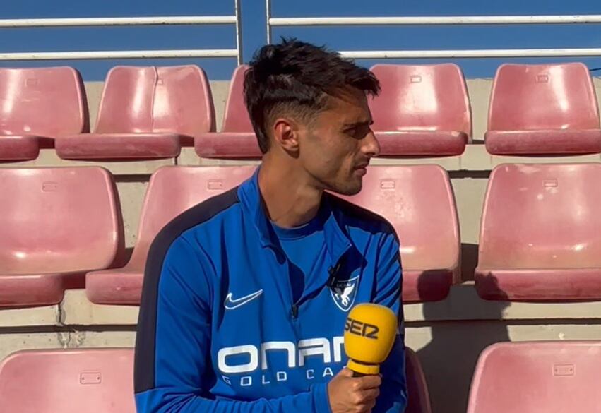 Alexis García, jugador del UCAM CF, en una entrevista con Radio Murcia.