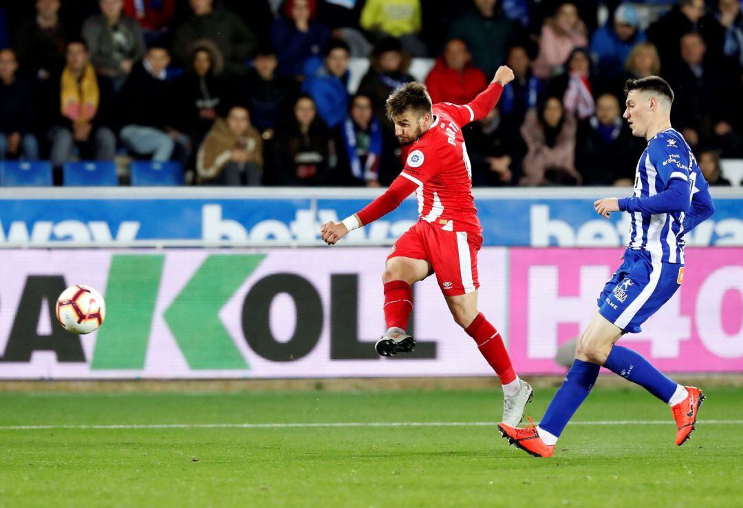 Portu ensaya un disparo en último partido de liga contra el Alavés