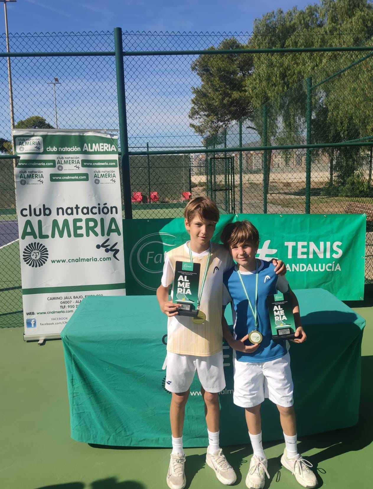 Los hermanos Navarrete ganaron en la categoría benjamín.