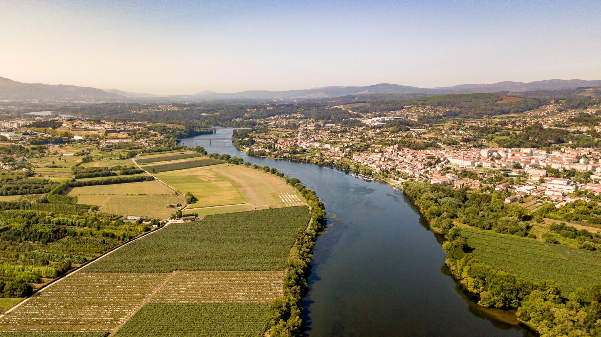 El río Miño a su paso por Tui y Valença