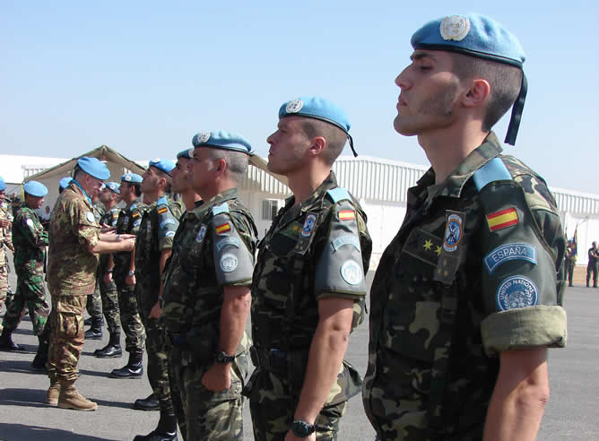 Cascos azules españoles en la base española de Marjayoun