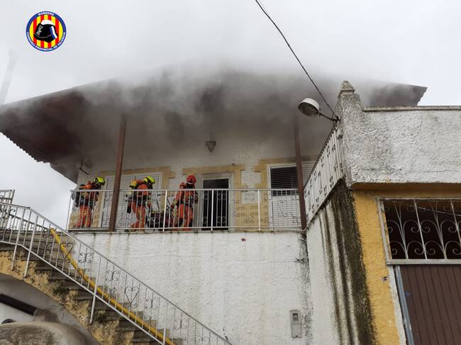Incendio en una nave abandonada de Llocnou de Sant Jeroni