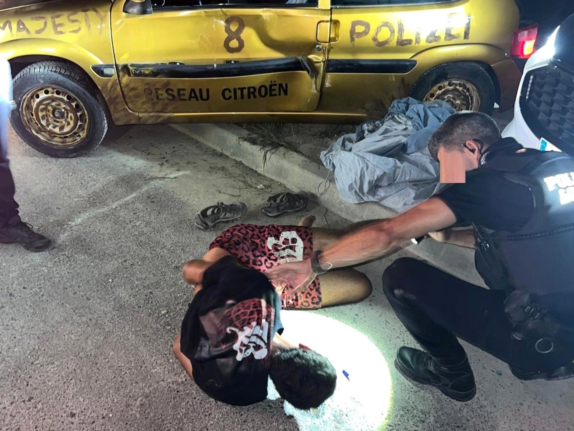 04/07/2025 Detenido un conductor kamikaze tras una persecución policial entre El Campello y Busot (Alicante).
La Policía Local de El Campello (Alicante) ha detenido a un conductor kamikaze acusado de los delitos de desobediencia grave, conducción temeraria, atentado a agente de la autoridad y resistencia, tras una persecución policial entre este municipio y Busot en la madrugada de este jueves al viernes.
SOCIEDAD
AYUNTAMIENTO DE EL CAMPELLO