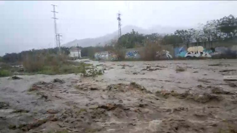 Estado que presenta el Río Verde de Almuñécar tras la lluvia de las últimas horas