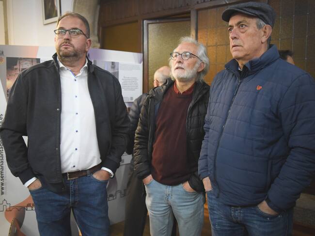 El alcalde contempla las mejoras realizadas