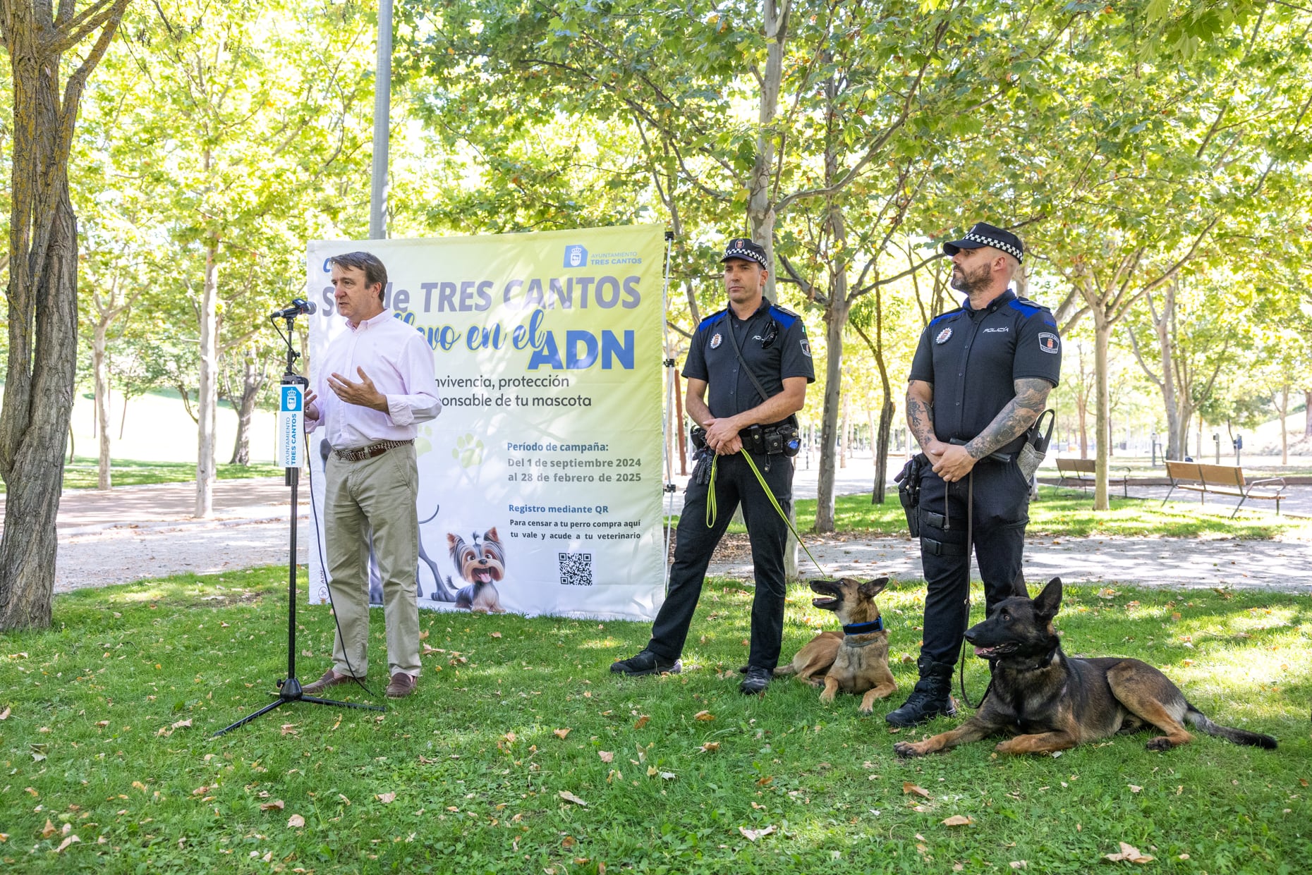 El alcalde de Tres Cantos, Jesús Moreno, durante la presentación de la campaña del censo genético canino.