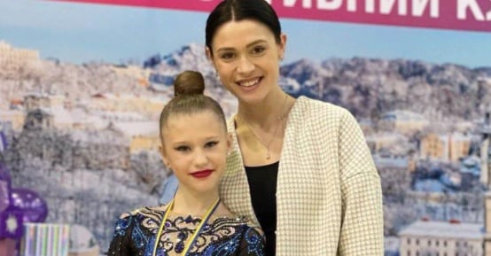 La gimnasta ucraniana Katya Dyachenko, de 11 años, fallece en Mariúpol después de que un proyectil ruso impactase contra su casa.