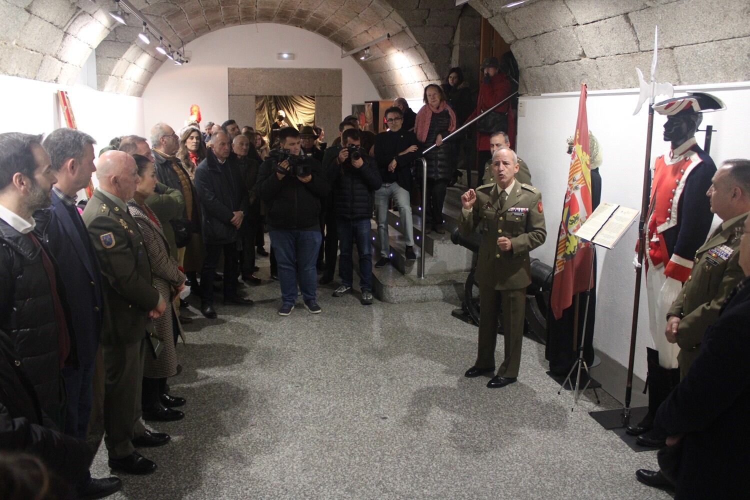 Julio Presencio durante la inauguración de la exposición