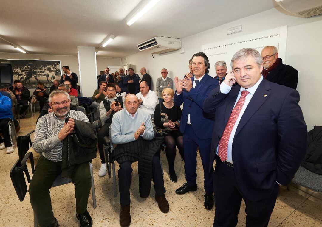 José Ángel Peláez en su reelección como presidente de la FCF