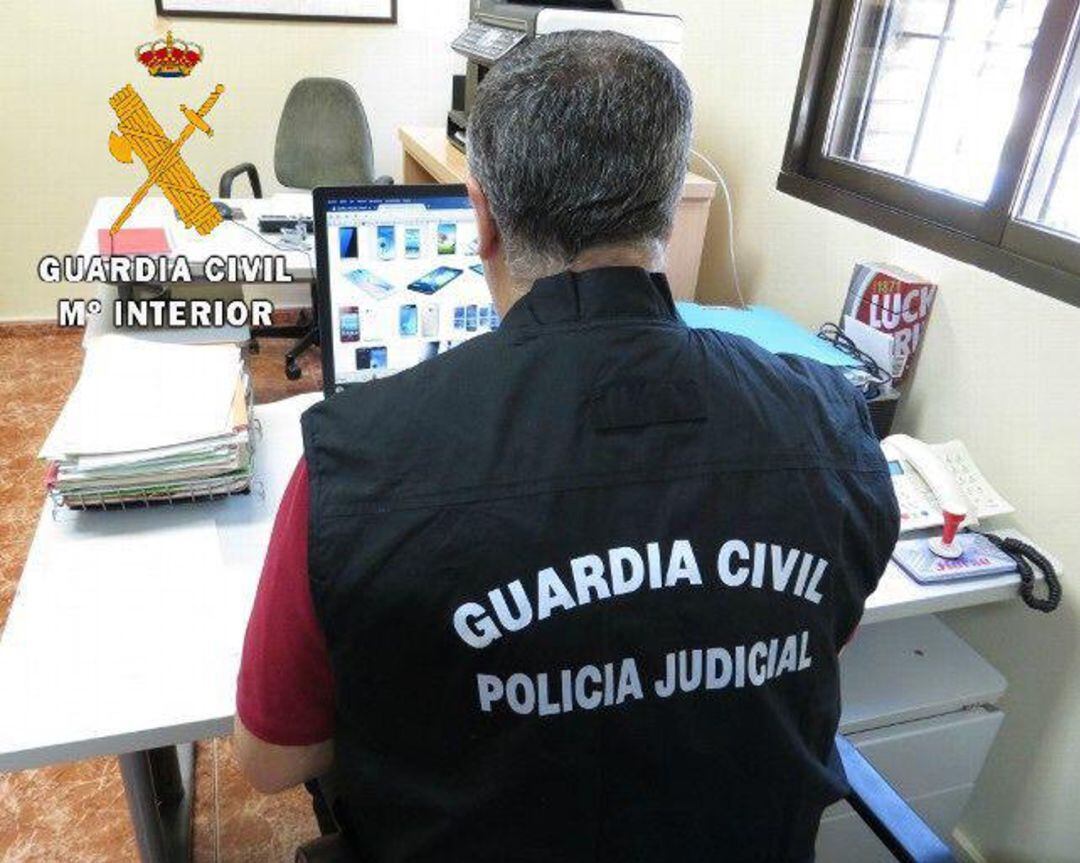 Agente de policía judicial de la Guardia Civil