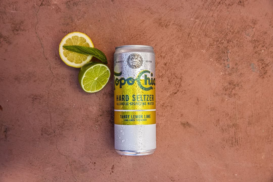 Llega Topo Chico, el primer hard seltzer de Coca Cola